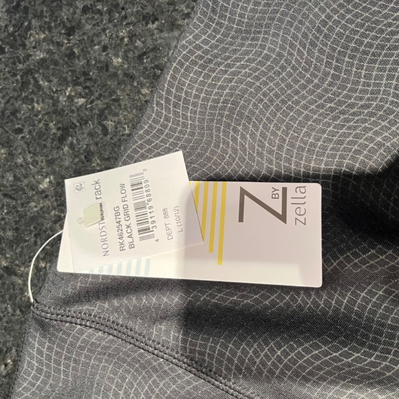 Patterned black legging - Picture 2 of 2